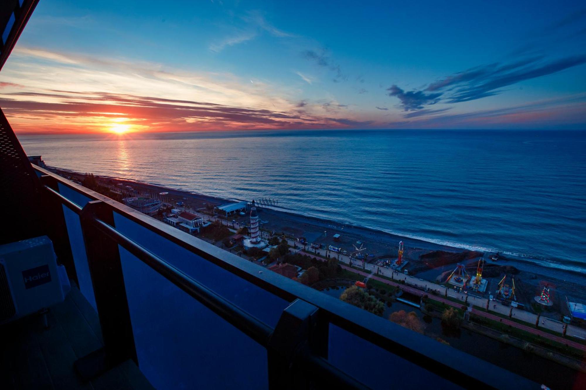 Panorama Batumi Beach Resort Esterno foto